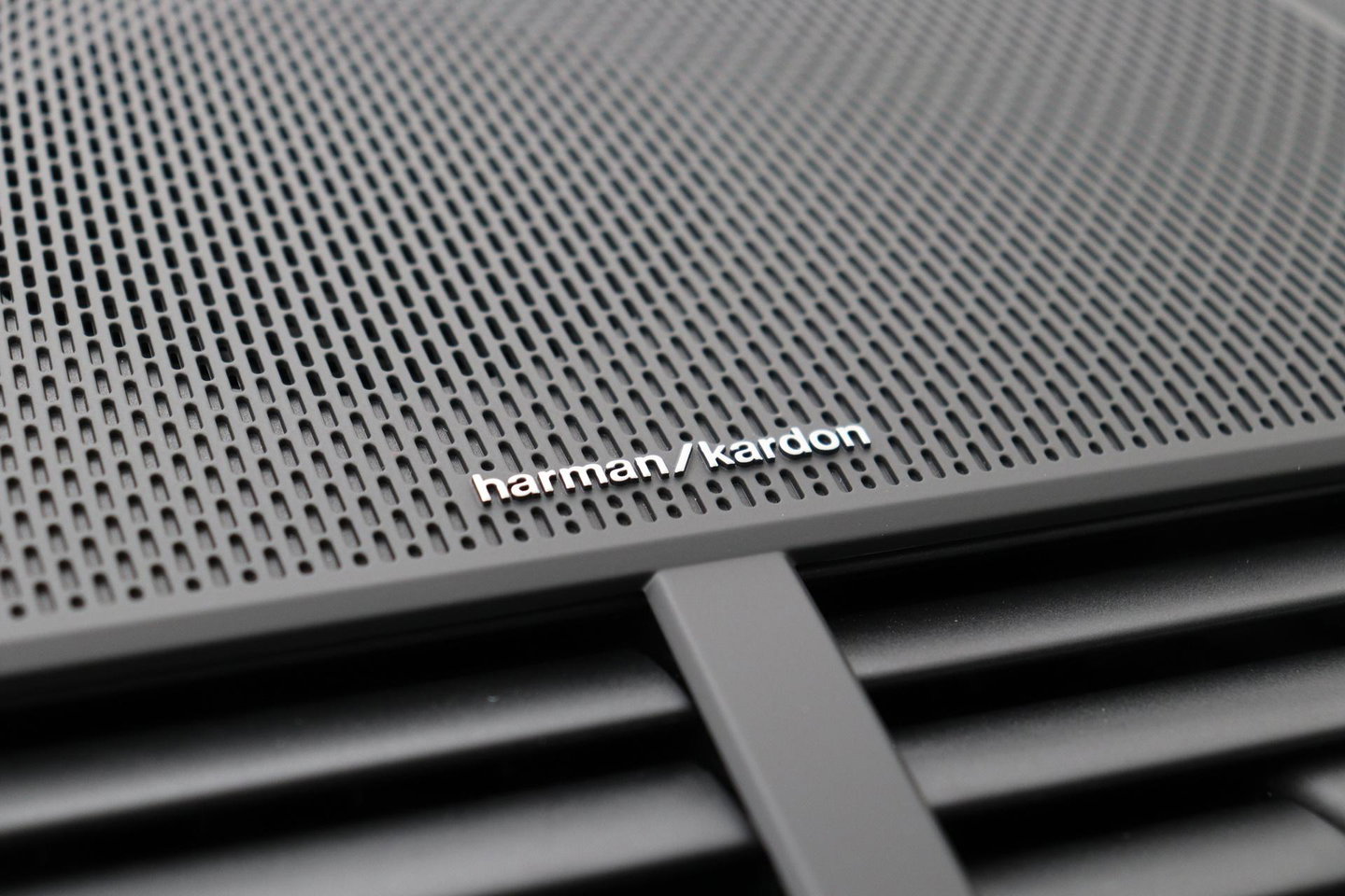 Polestar 2 Long Range Single Motor Plus | 82 kWh | Harman/Kardon | Panoramadak | ACC | Camera | Keyless | Stoelverwarming | 19 Inch