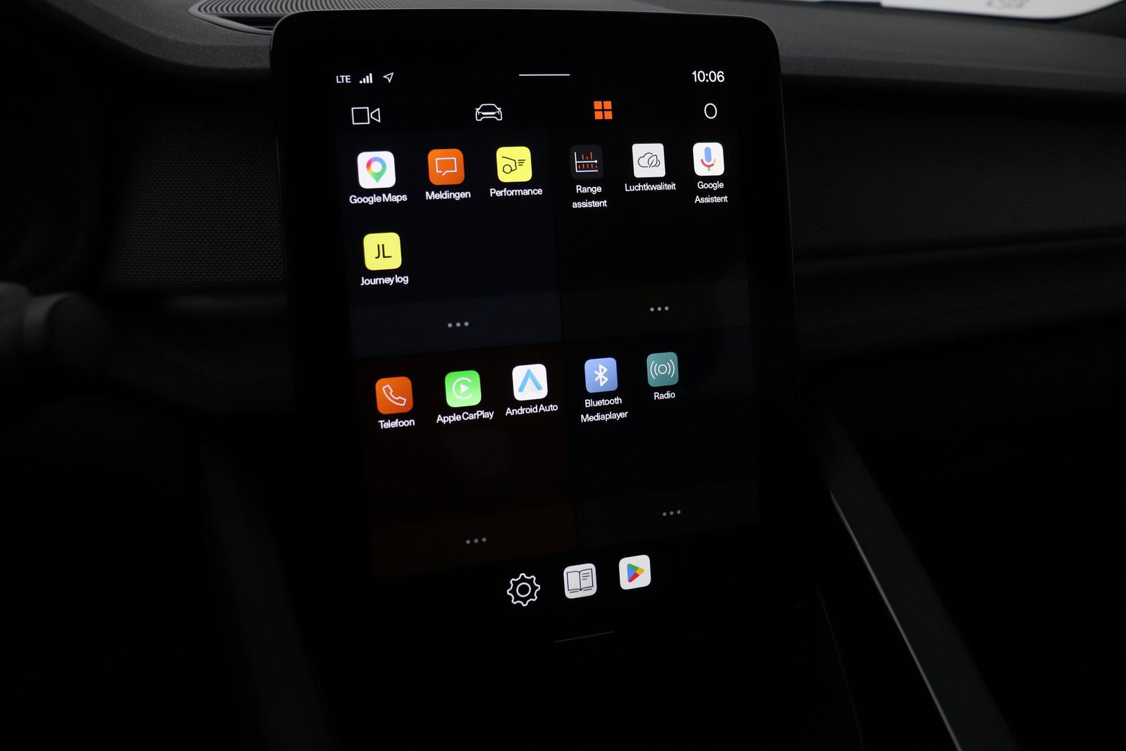Polestar 2 Long Range Single Motor Plus | 82 kWh | Harman/Kardon | Panoramadak | ACC | Camera | Keyless | Stoelverwarming | 19 Inch