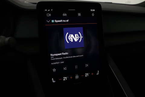 Polestar 2 Long Range Single Motor Plus | 82 kWh | Harman/Kardon | Panoramadak | ACC | Camera | Keyless | Stoelverwarming | 19 Inch
