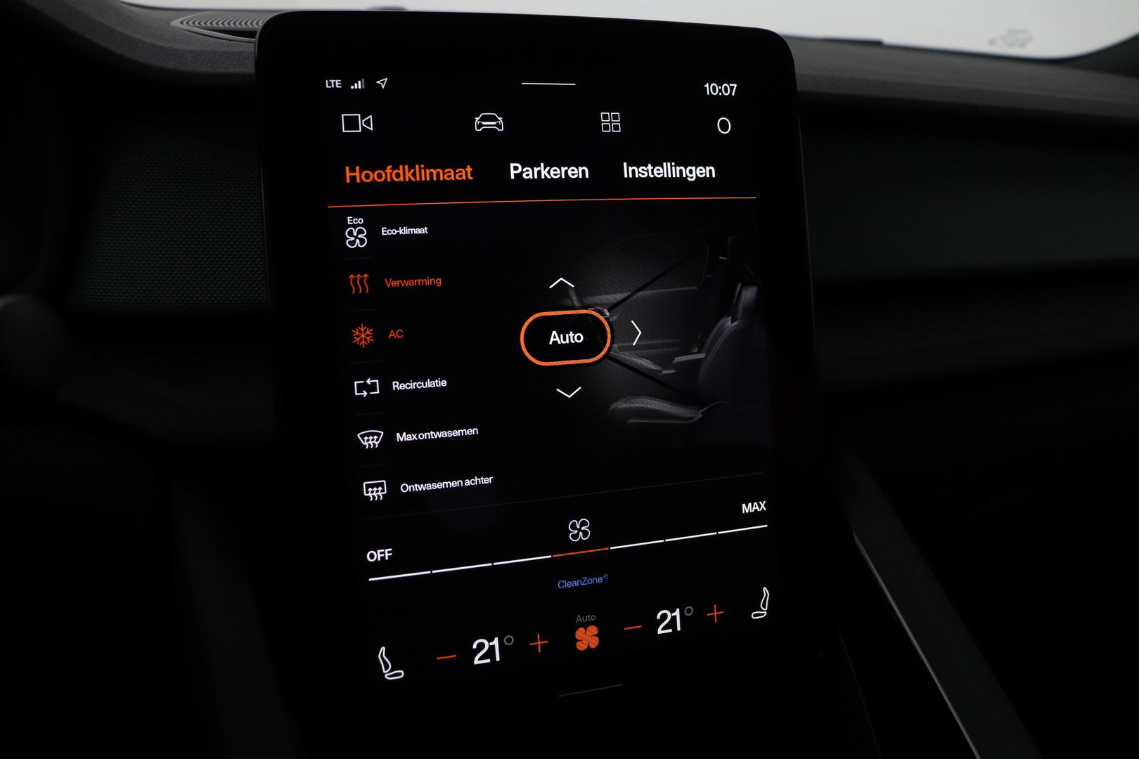 Polestar 2 Long Range Single Motor Plus | 82 kWh | Harman/Kardon | Panoramadak | ACC | Camera | Keyless | Stoelverwarming | 19 Inch