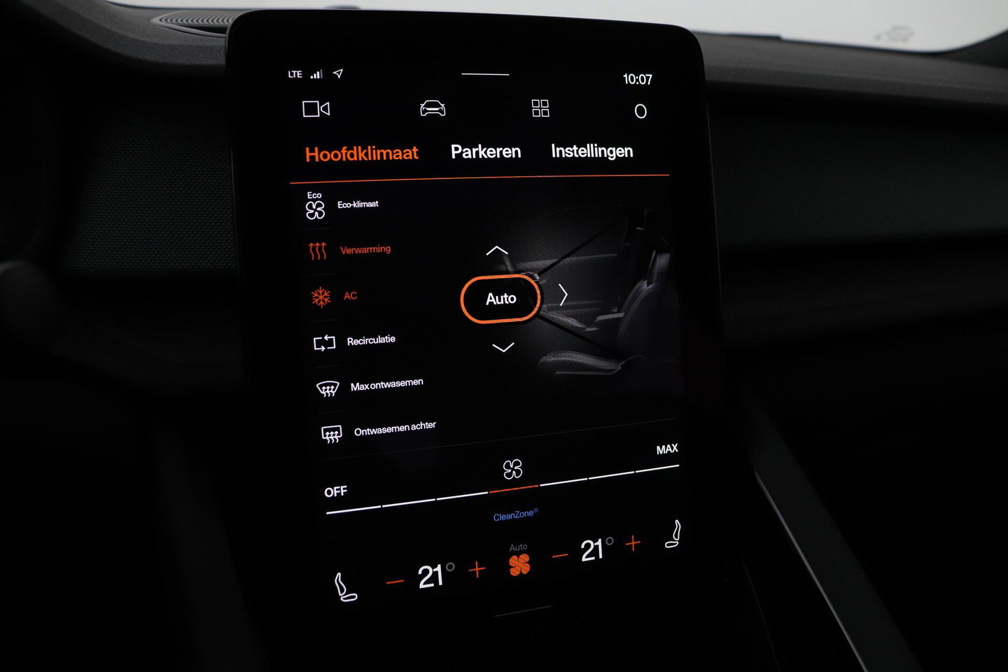 Polestar 2 Long Range Single Motor Plus | 82 kWh | Harman/Kardon | Panoramadak | ACC | Camera | Keyless | Stoelverwarming | 19 Inch