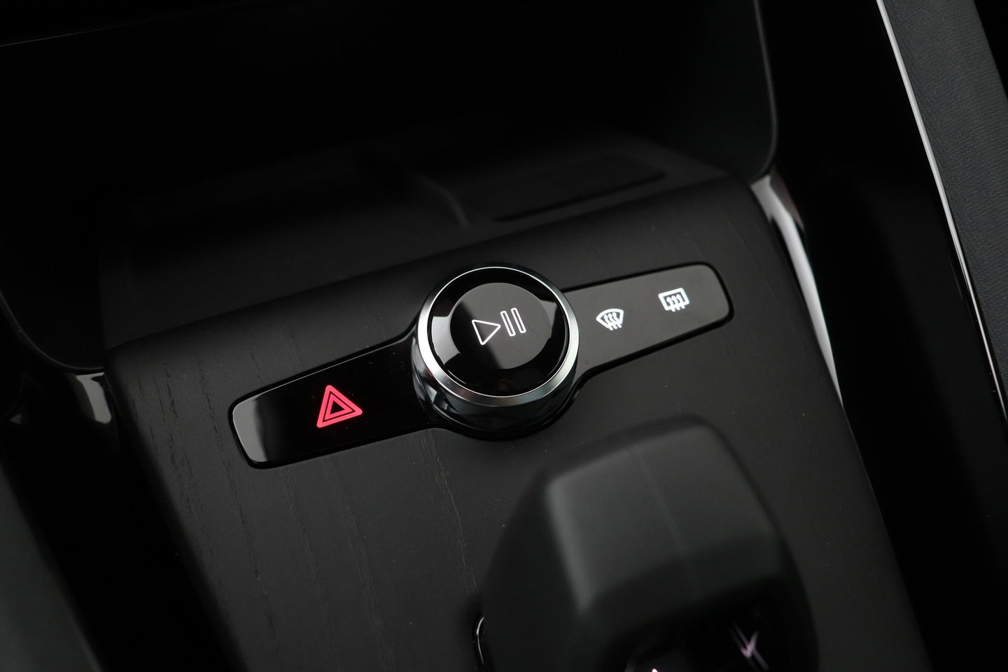 Polestar 2 Long Range Single Motor Plus | 82 kWh | Harman/Kardon | Panoramadak | ACC | Camera | Keyless | Stoelverwarming | 19 Inch