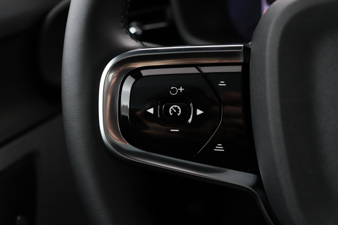 Polestar 2 Long Range Single Motor Plus | 82 kWh | Harman/Kardon | Panoramadak | ACC | Camera | Keyless | Stoelverwarming | 19 Inch