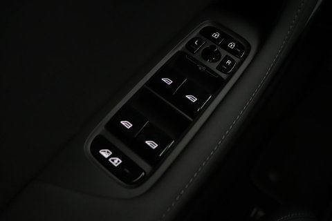 Polestar 2 Long Range Single Motor Plus | 82 kWh | Harman/Kardon | Panoramadak | ACC | Camera | Keyless | Stoelverwarming | 19 Inch