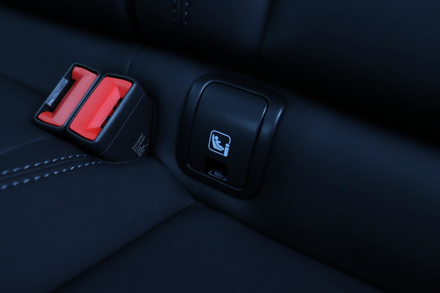 Polestar 2 Long Range Single Motor Plus | 82 kWh | Harman/Kardon | Panoramadak | ACC | Camera | Keyless | Stoelverwarming | 19 Inch