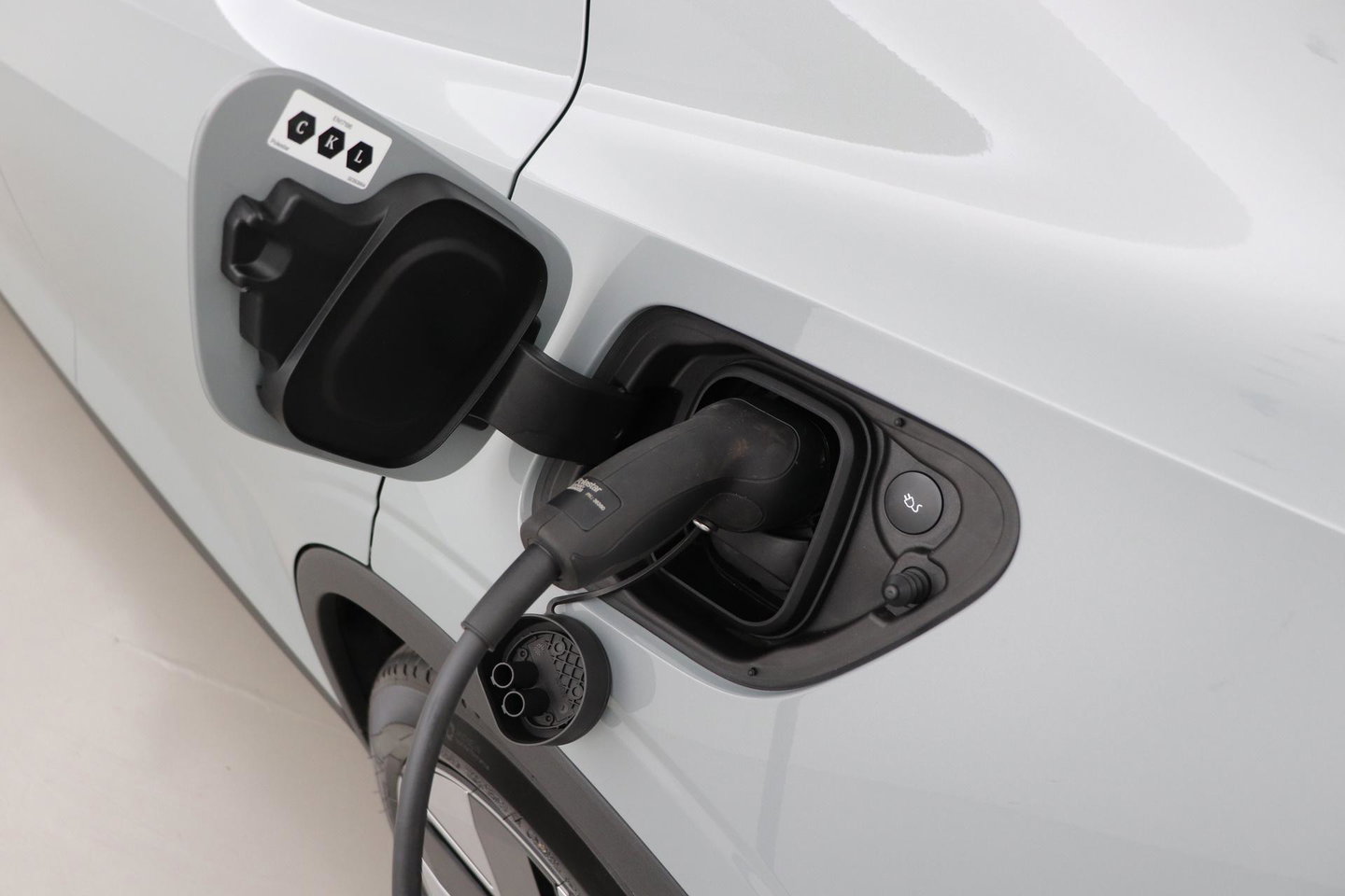 Polestar 2 Long Range Single Motor Plus | 82 kWh | Harman/Kardon | Panoramadak | ACC | Camera | Keyless | Stoelverwarming | 19 Inch