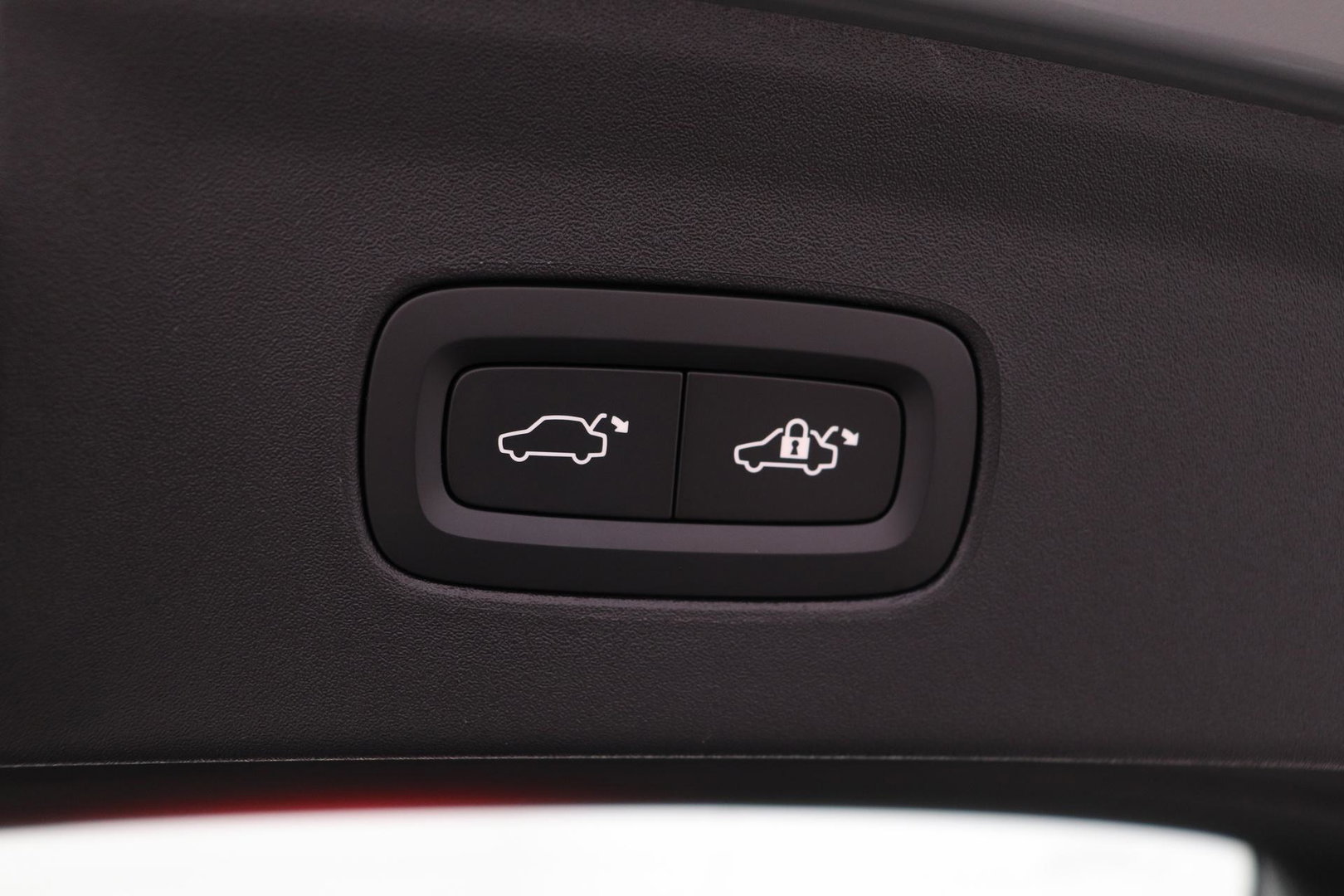 Polestar 2 Long Range Single Motor Plus | 82 kWh | Harman/Kardon | Panoramadak | ACC | Camera | Keyless | Stoelverwarming | 19 Inch