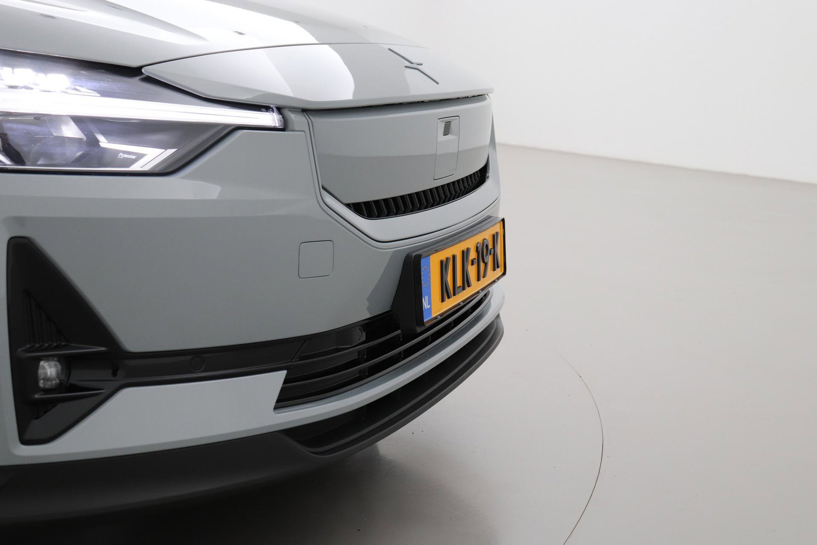 Polestar 2 Long Range Single Motor Plus | 82 kWh | Harman/Kardon | Panoramadak | ACC | Camera | Keyless | Stoelverwarming | 19 Inch