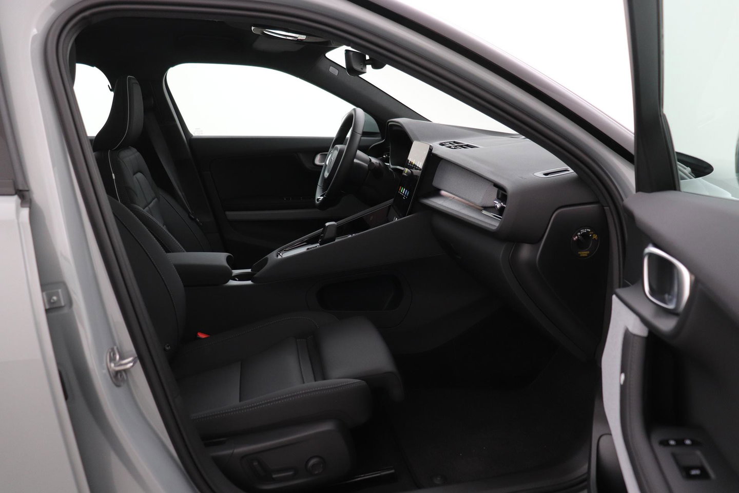 Polestar 2 Long Range Single Motor Plus | 82 kWh | Harman/Kardon | Panoramadak | ACC | Camera | Keyless | Stoelverwarming | 19 Inch