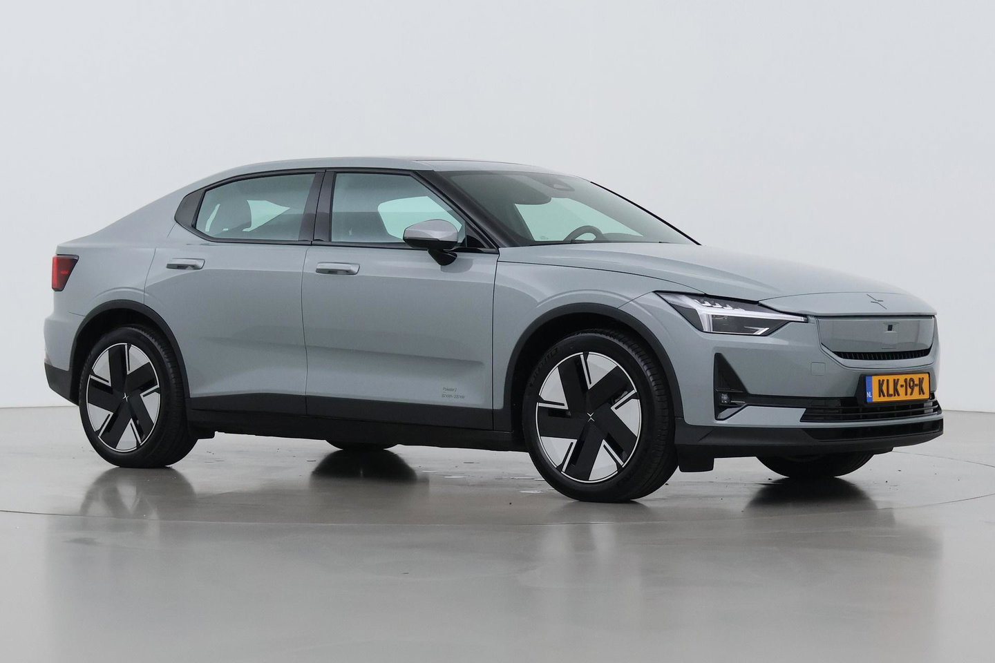 Polestar 2 Long Range Single Motor Plus | 82 kWh | Harman/Kardon | Panoramadak | ACC | Camera | Keyless | Stoelverwarming | 19 Inch