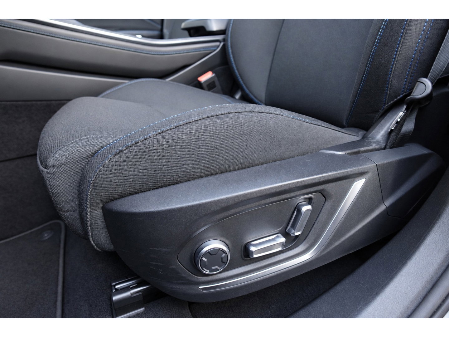 Lynk & Co 01 1.5 PANO KEYLESS CAM PANO VOL'