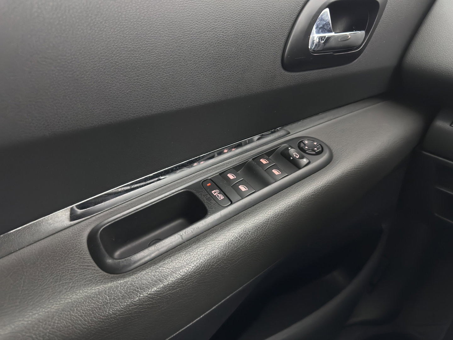 Peugeot 3008 2.0 HDiF HYbrid4 Aut *NAVI-FULLMAP | LEATHER | SHIFTPADDLES | HEATED-COMFORTSEATS | PRIVACY-GLASS | ECC | PDC | CRUISE | 16''ALU*