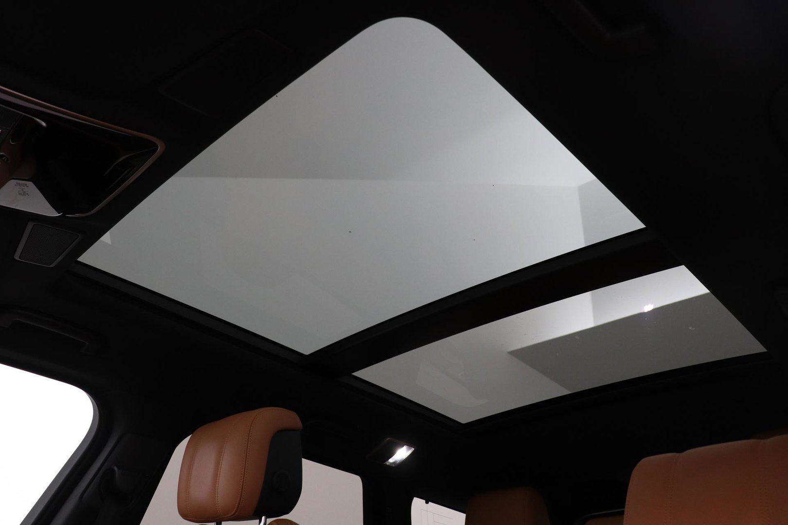 Land Rover Range Rover Sport P400e HSE | Luchtvering | Black Pack | Meridian | 360° Camera | Panoramadak | Ventilatiestoelen | Keyless | 21 Inch