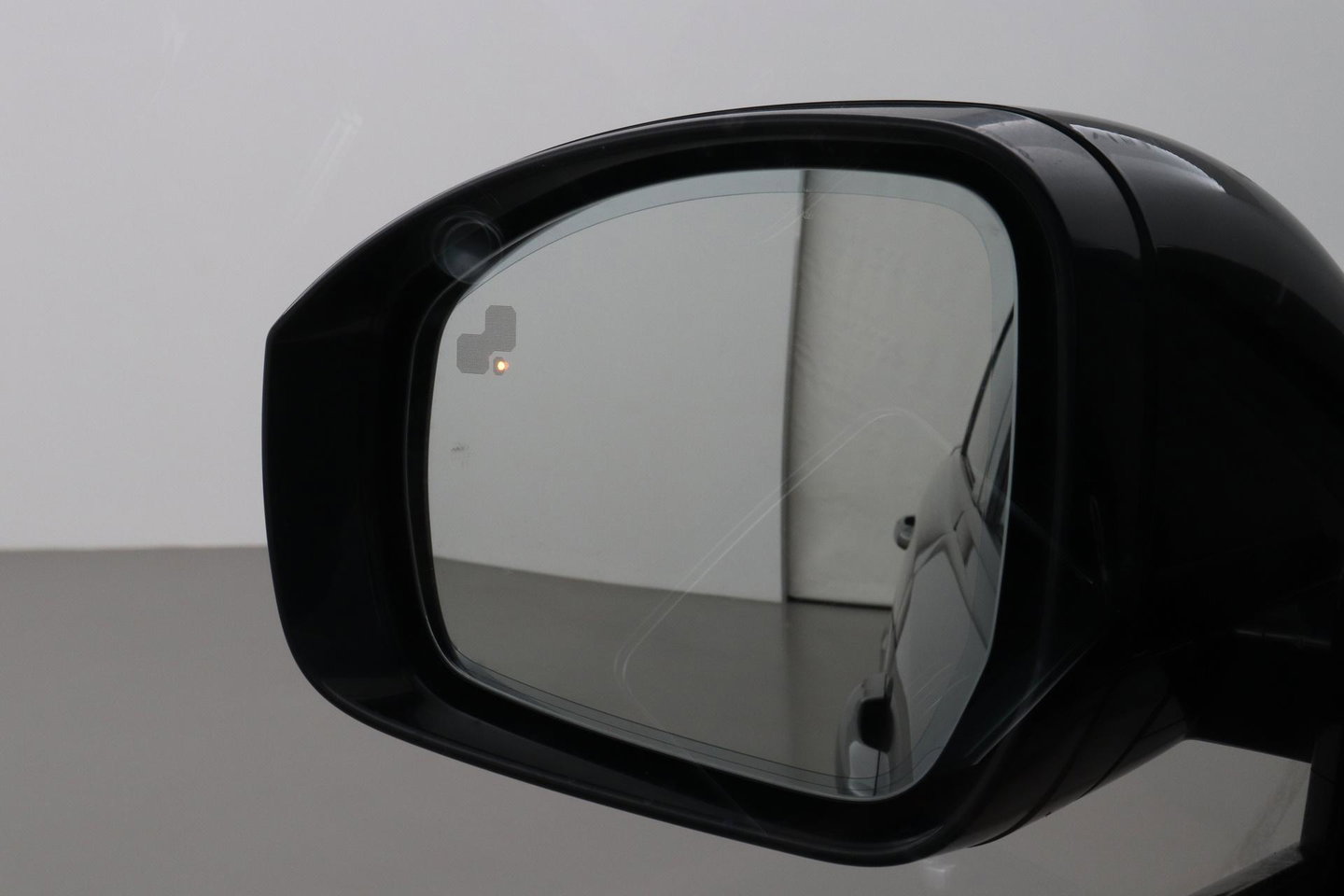 Land Rover Range Rover Sport P400e HSE | Luchtvering | Black Pack | Meridian | 360° Camera | Panoramadak | Ventilatiestoelen | Keyless | 21 Inch