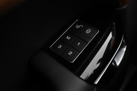 Land Rover Range Rover Sport P400e HSE | Luchtvering | Black Pack | Meridian | 360° Camera | Panoramadak | Ventilatiestoelen | Keyless | 21 Inch