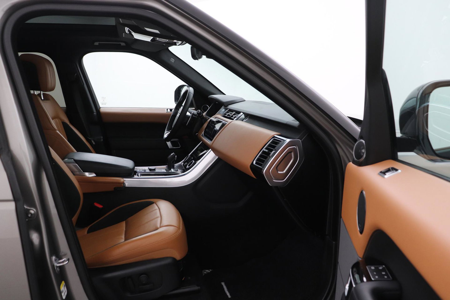 Land Rover Range Rover Sport P400e HSE | Luchtvering | Black Pack | Meridian | 360° Camera | Panoramadak | Ventilatiestoelen | Keyless | 21 Inch
