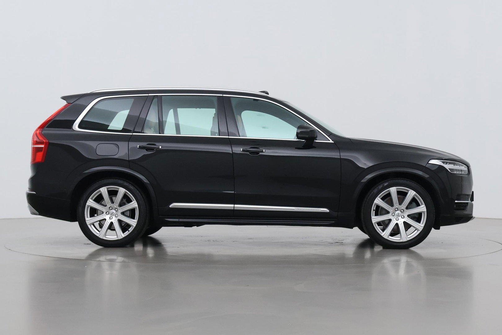 Volvo XC90 T8 Twin Engine Inscription | Luchtvering | Bowers&Wilkins | Panoramadak | 360° Camera | Trekhaak | Stoelventilatie | BLIS | 21 Inch