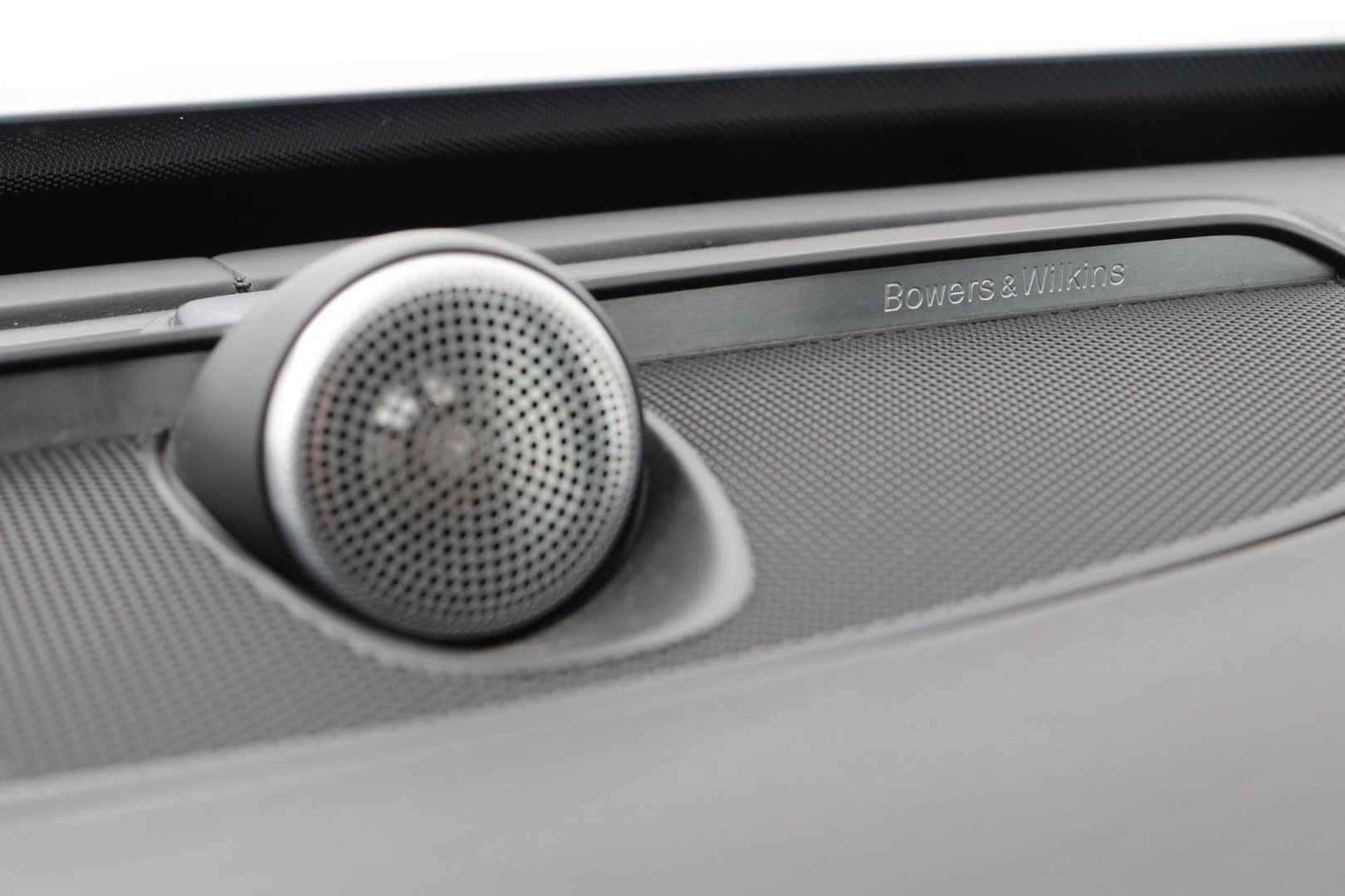Volvo XC90 T8 Twin Engine Inscription | Luchtvering | Bowers&Wilkins | Panoramadak | 360° Camera | Trekhaak | Stoelventilatie | BLIS | 21 Inch