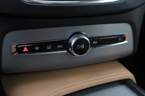 Volvo XC90 T8 Twin Engine Inscription | Luchtvering | Bowers&Wilkins | Panoramadak | 360° Camera | Trekhaak | Stoelventilatie | BLIS | 21 Inch
