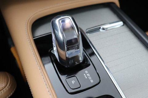 Volvo XC90 T8 Twin Engine Inscription | Luchtvering | Bowers&Wilkins | Panoramadak | 360° Camera | Trekhaak | Stoelventilatie | BLIS | 21 Inch