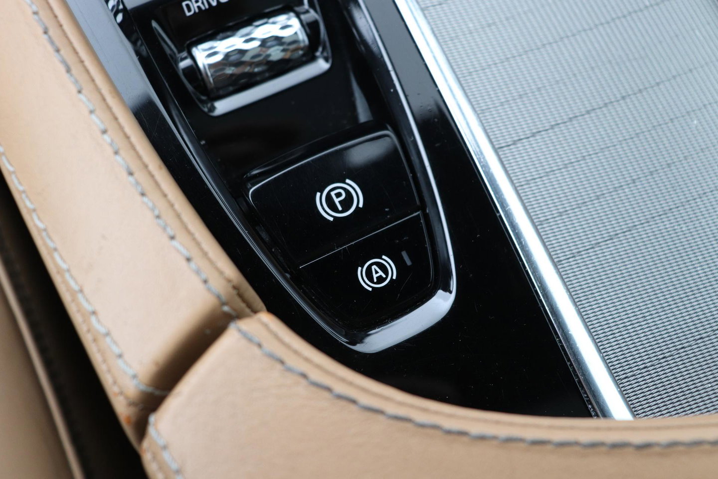 Volvo XC90 T8 Twin Engine Inscription | Luchtvering | Bowers&Wilkins | Panoramadak | 360° Camera | Trekhaak | Stoelventilatie | BLIS | 21 Inch