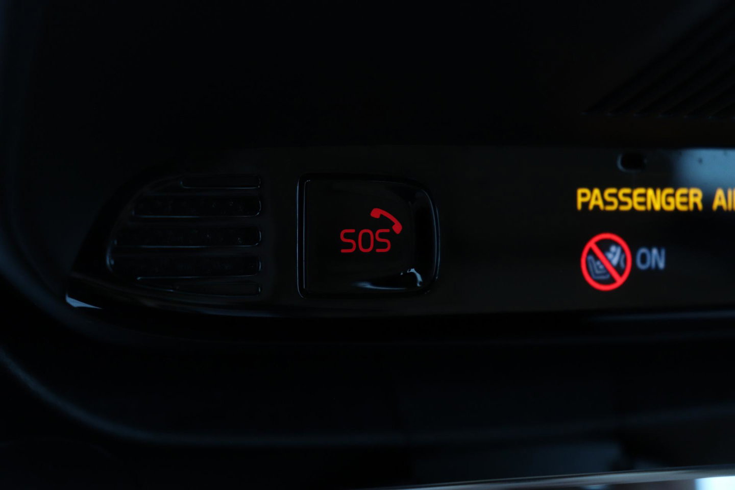 Volvo XC90 T8 Twin Engine Inscription | Luchtvering | Bowers&Wilkins | Panoramadak | 360° Camera | Trekhaak | Stoelventilatie | BLIS | 21 Inch