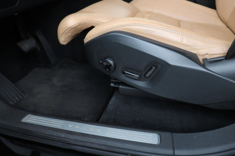 Volvo XC90 T8 Twin Engine Inscription | Luchtvering | Bowers&Wilkins | Panoramadak | 360° Camera | Trekhaak | Stoelventilatie | BLIS | 21 Inch