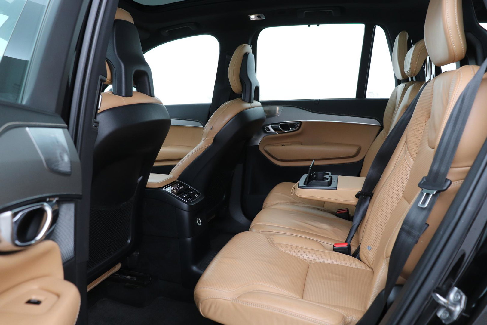 Volvo XC90 T8 Twin Engine Inscription | Luchtvering | Bowers&Wilkins | Panoramadak | 360° Camera | Trekhaak | Stoelventilatie | BLIS | 21 Inch