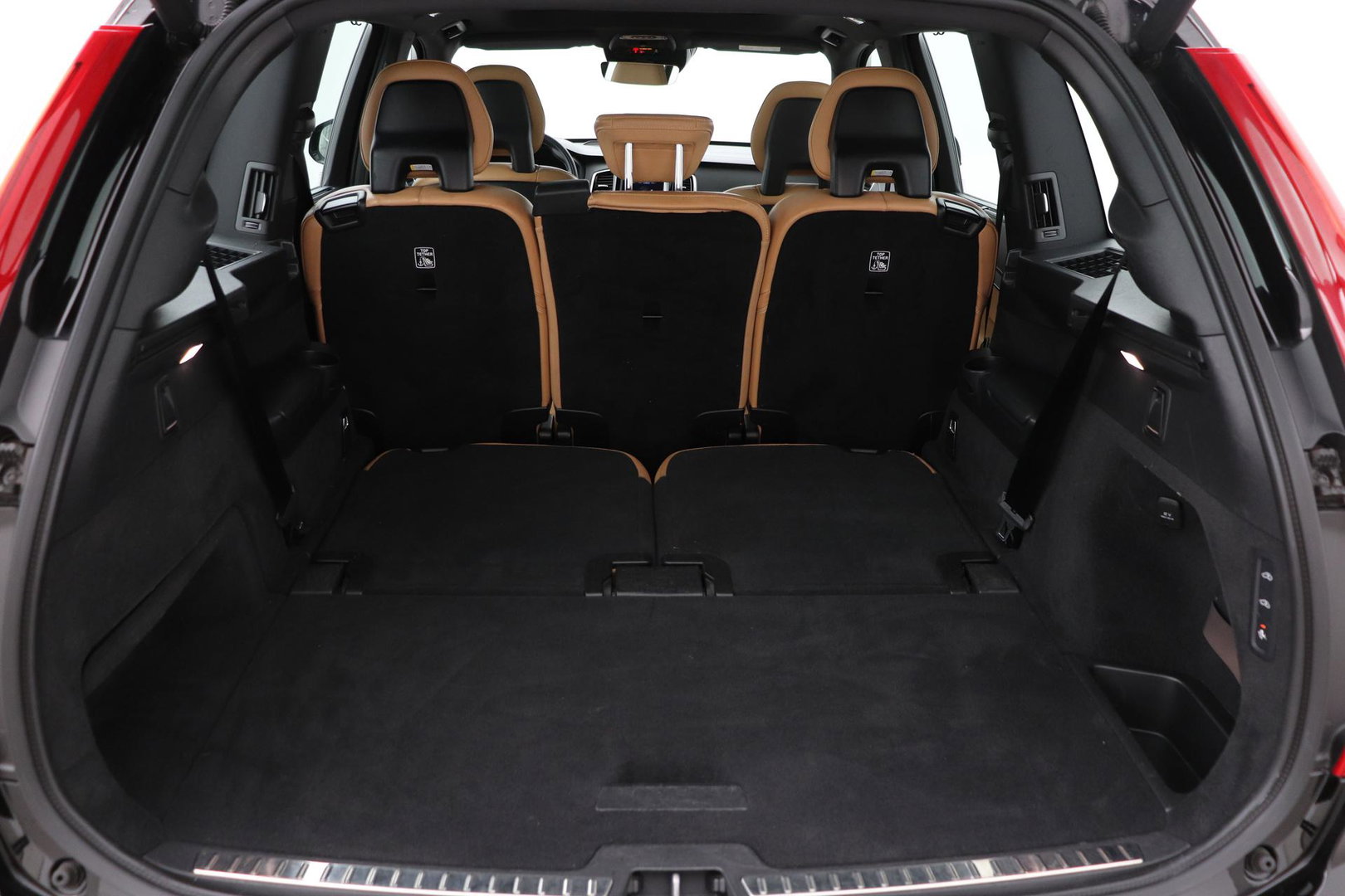 Volvo XC90 T8 Twin Engine Inscription | Luchtvering | Bowers&Wilkins | Panoramadak | 360° Camera | Trekhaak | Stoelventilatie | BLIS | 21 Inch