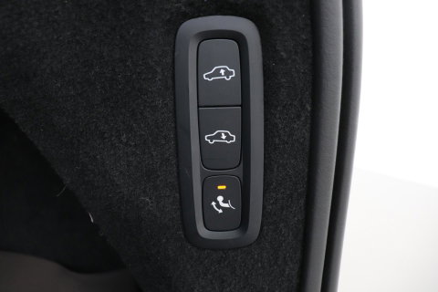 Volvo XC90 T8 Twin Engine Inscription | Luchtvering | Bowers&Wilkins | Panoramadak | 360° Camera | Trekhaak | Stoelventilatie | BLIS | 21 Inch