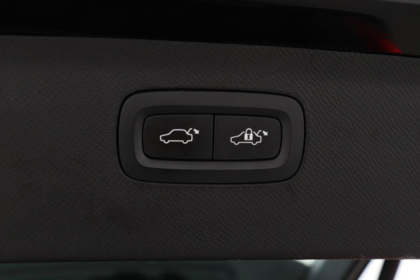 Volvo XC90 T8 Twin Engine Inscription | Luchtvering | Bowers&Wilkins | Panoramadak | 360° Camera | Trekhaak | Stoelventilatie | BLIS | 21 Inch