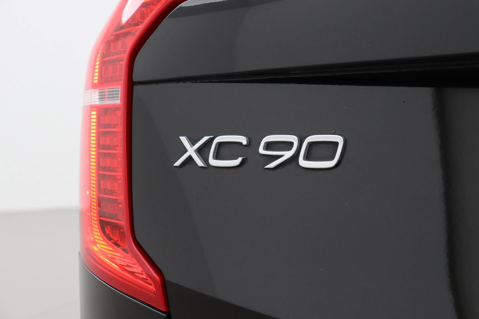 Volvo XC90 T8 Twin Engine Inscription | Luchtvering | Bowers&Wilkins | Panoramadak | 360° Camera | Trekhaak | Stoelventilatie | BLIS | 21 Inch