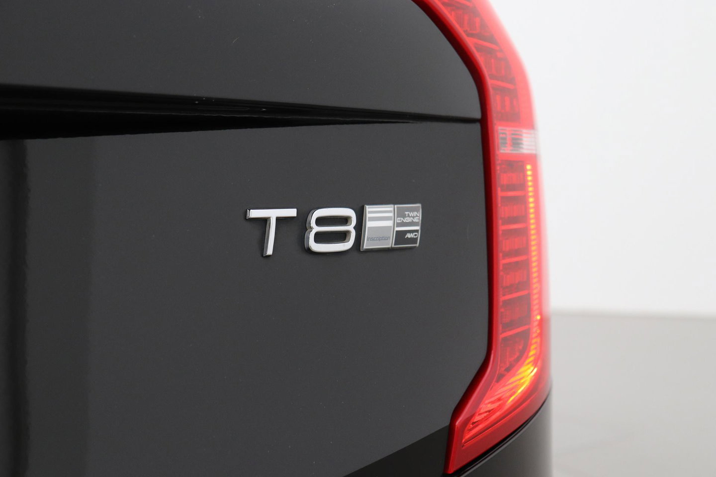 Volvo XC90 T8 Twin Engine Inscription | Luchtvering | Bowers&Wilkins | Panoramadak | 360° Camera | Trekhaak | Stoelventilatie | BLIS | 21 Inch