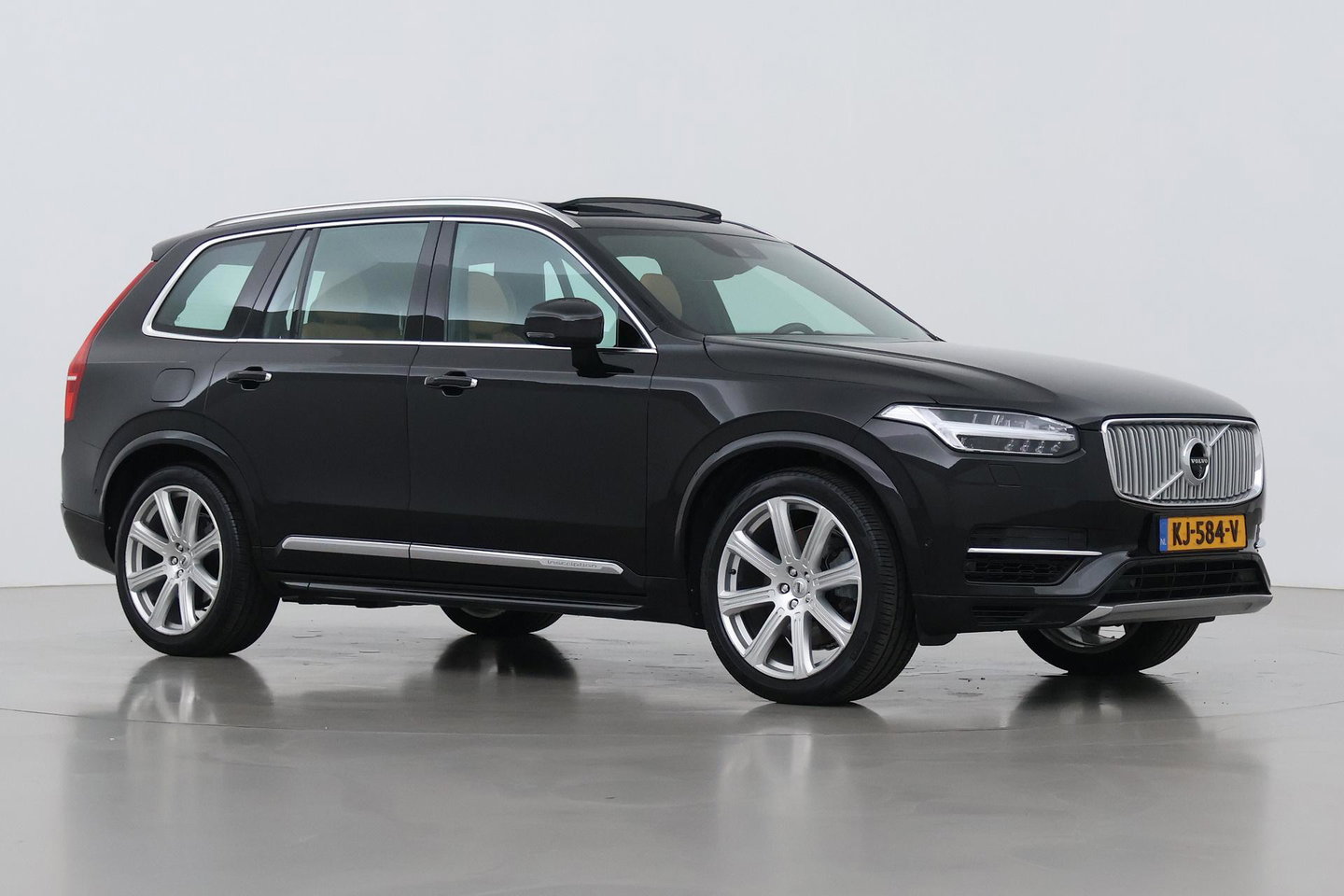 Volvo XC90 T8 Twin Engine Inscription | Luchtvering | Bowers&Wilkins | Panoramadak | 360° Camera | Trekhaak | Stoelventilatie | BLIS | 21 Inch
