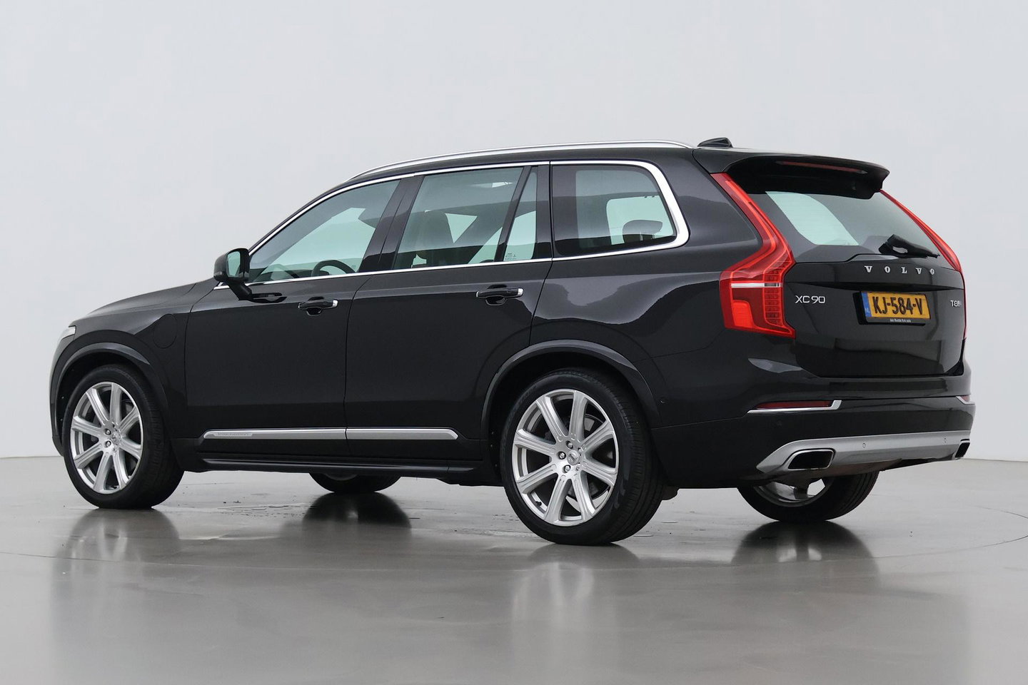 Volvo XC90 T8 Twin Engine Inscription | Luchtvering | Bowers&Wilkins | Panoramadak | 360° Camera | Trekhaak | Stoelventilatie | BLIS | 21 Inch