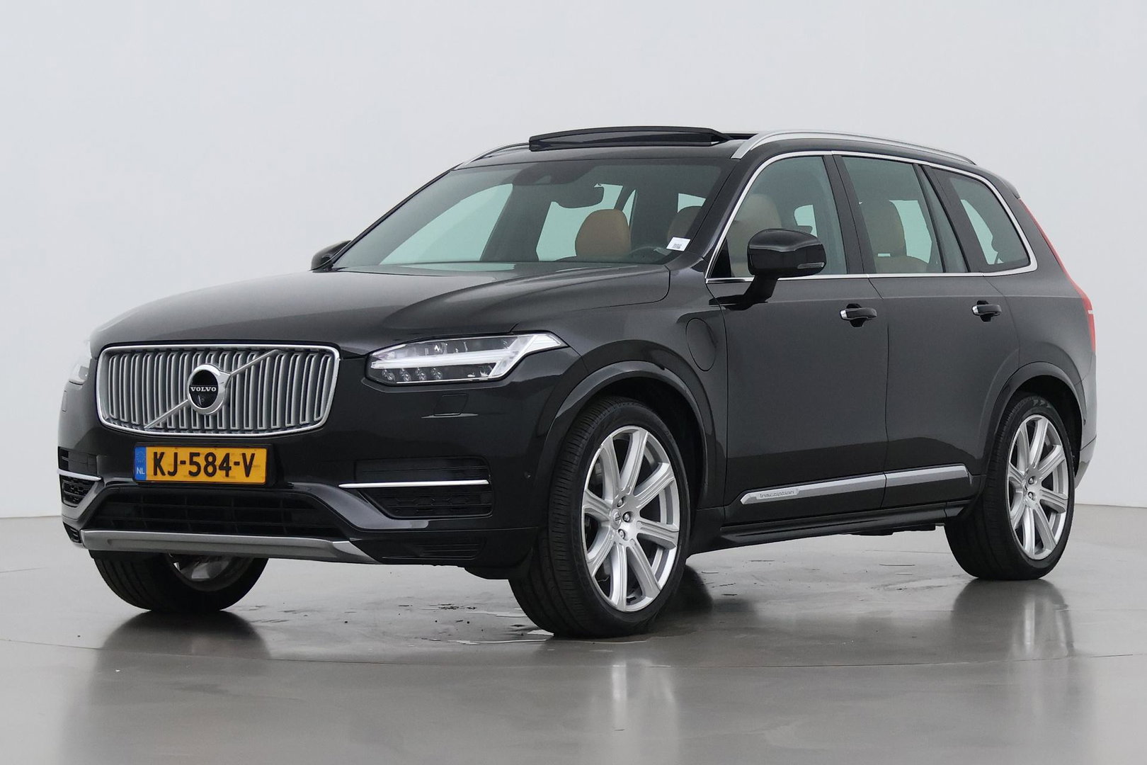 Volvo XC90 T8 Twin Engine Inscription | Luchtvering | Bowers&Wilkins | Panoramadak | 360° Camera | Trekhaak | Stoelventilatie | BLIS | 21 Inch