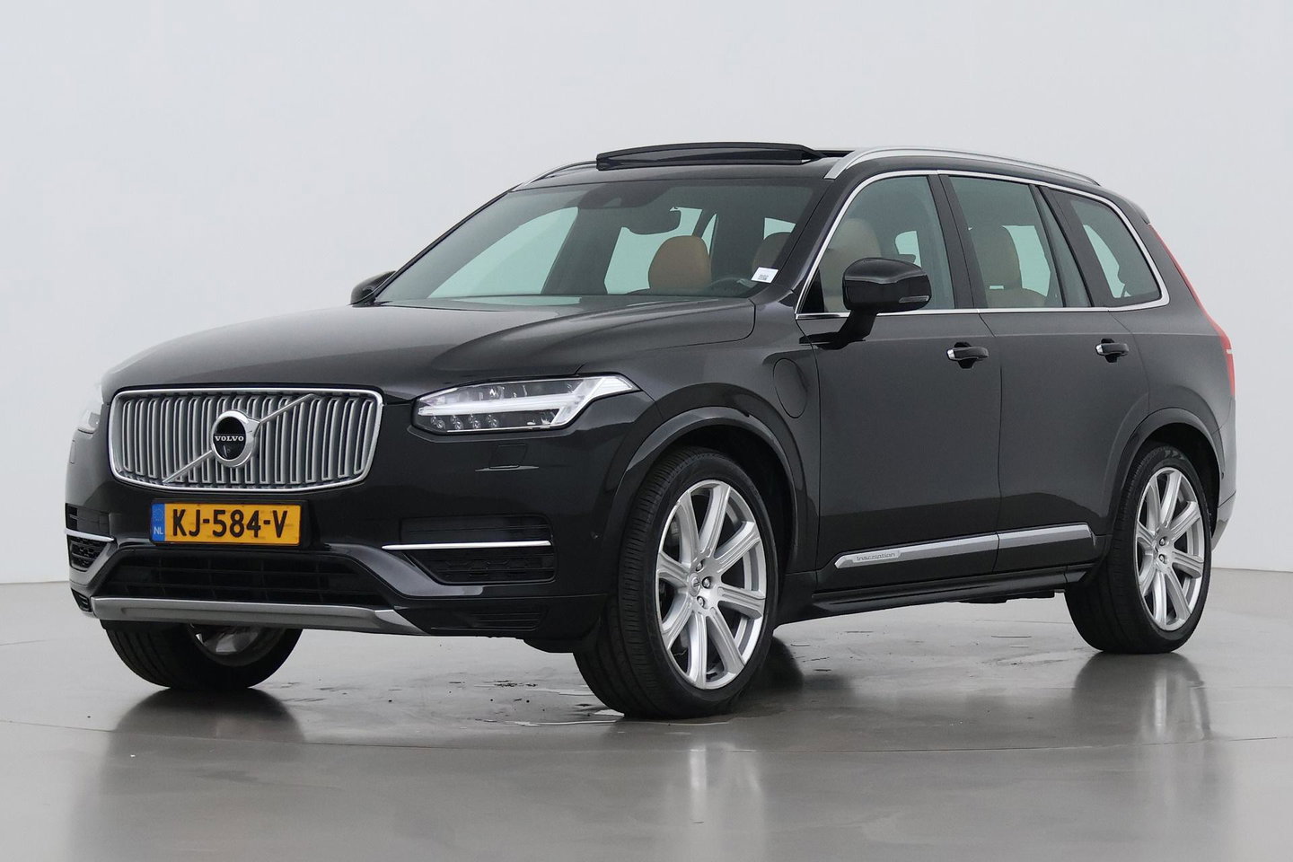 Volvo XC90 T8 Twin Engine Inscription | Luchtvering | Bowers&Wilkins | Panoramadak | 360° Camera | Trekhaak | Stoelventilatie | BLIS | 21 Inch
