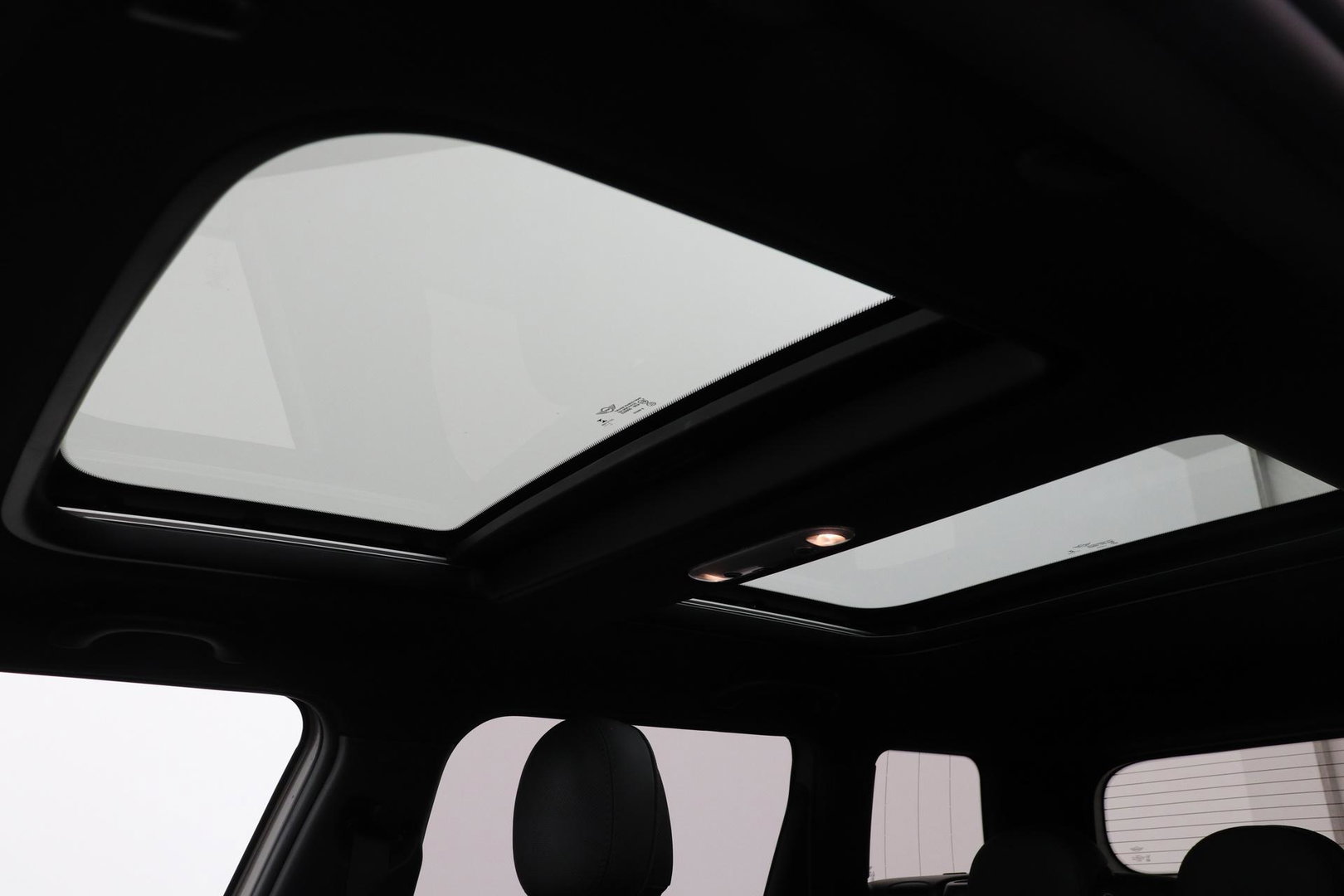 MINI Clubman 2.0 JCW ALL4 John Cooper Works | Panoramadak | Stoelverwarming | Keyless | Cruise Control | Navigatie | 19 Inch
