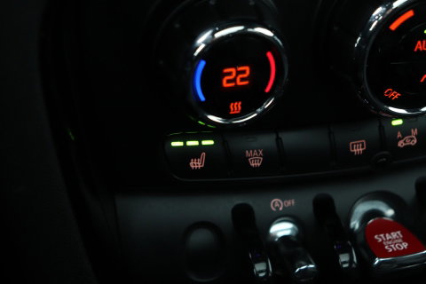 MINI Clubman 2.0 JCW ALL4 John Cooper Works | Panoramadak | Stoelverwarming | Keyless | Cruise Control | Navigatie | 19 Inch