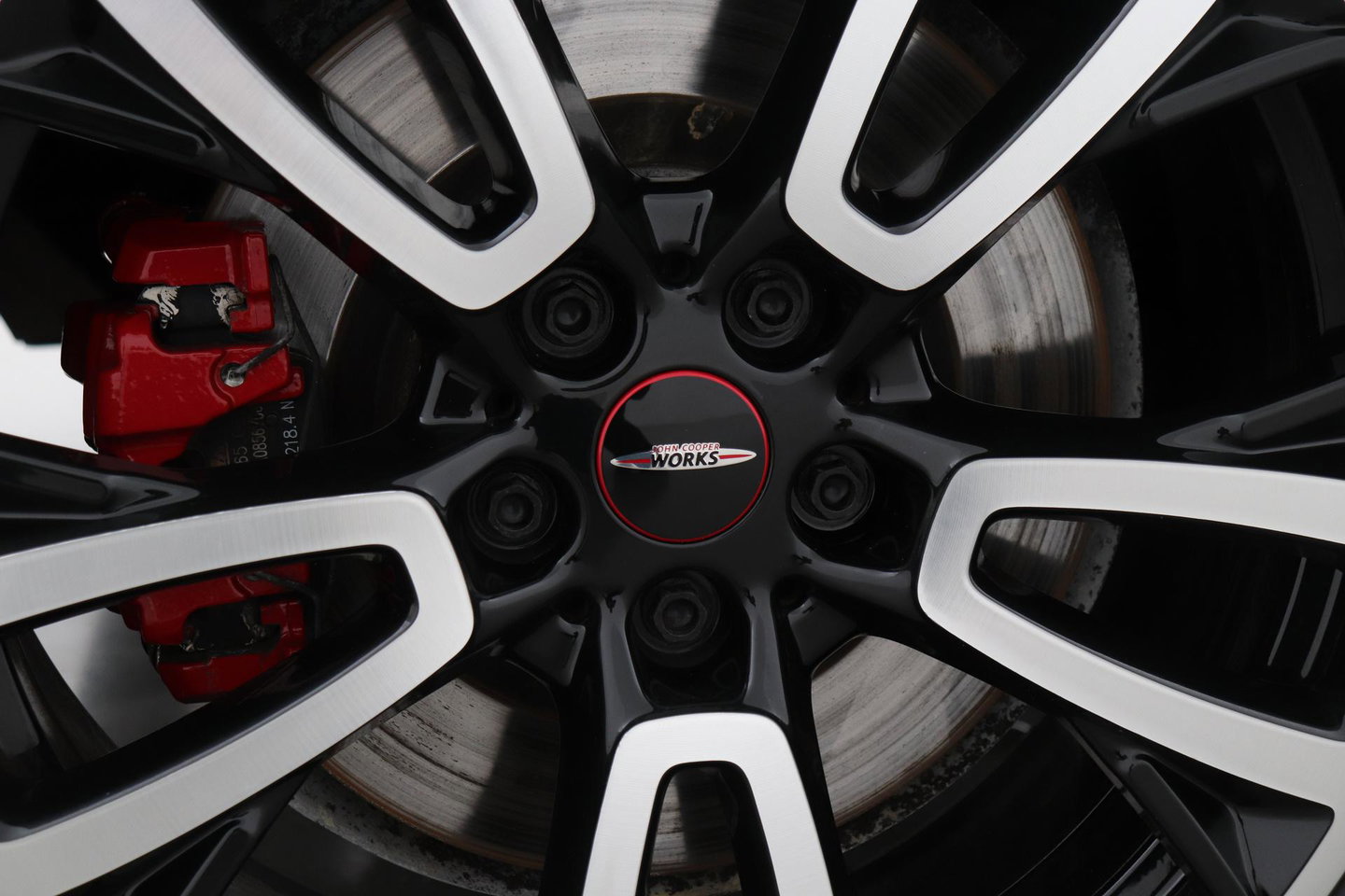 MINI Clubman 2.0 JCW ALL4 John Cooper Works | Panoramadak | Stoelverwarming | Keyless | Cruise Control | Navigatie | 19 Inch