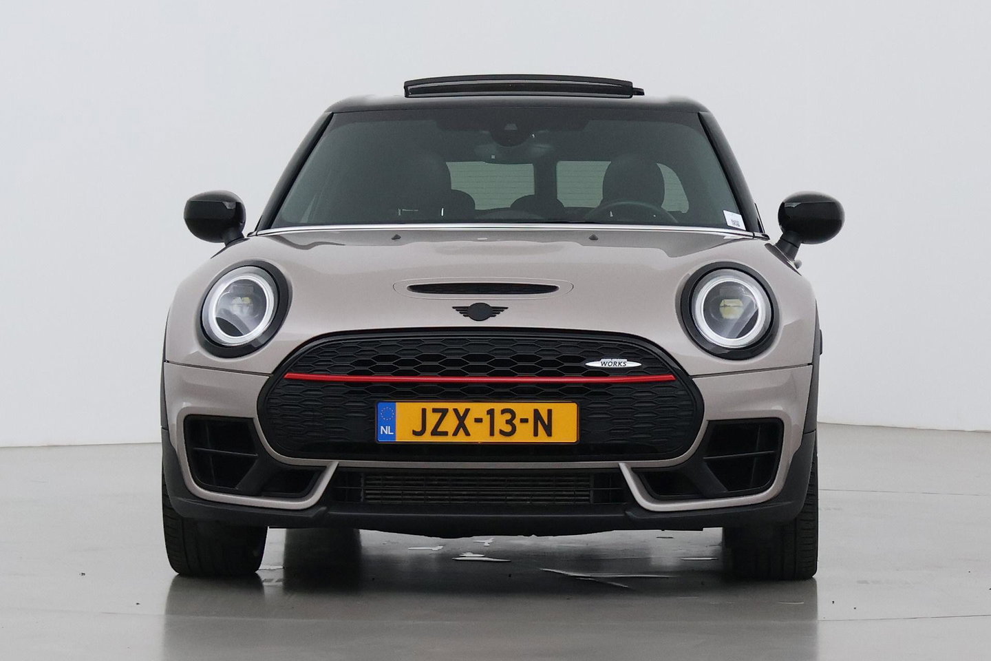 MINI Clubman 2.0 JCW ALL4 John Cooper Works | Panoramadak | Stoelverwarming | Keyless | Cruise Control | Navigatie | 19 Inch