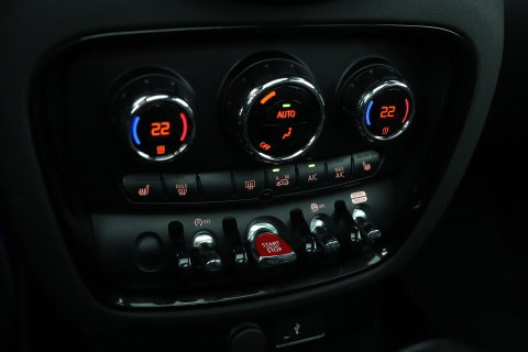 MINI Clubman 2.0 JCW ALL4 John Cooper Works | Panoramadak | Stoelverwarming | Keyless | Cruise Control | Navigatie | 19 Inch