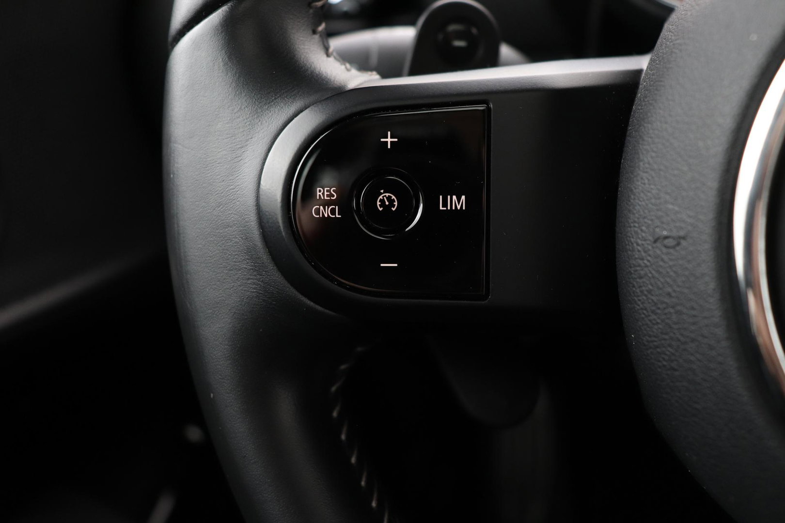 MINI Clubman 2.0 JCW ALL4 John Cooper Works | Panoramadak | Stoelverwarming | Keyless | Cruise Control | Navigatie | 19 Inch