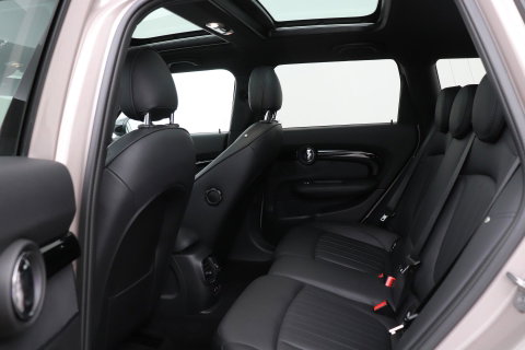 MINI Clubman 2.0 JCW ALL4 John Cooper Works | Panoramadak | Stoelverwarming | Keyless | Cruise Control | Navigatie | 19 Inch