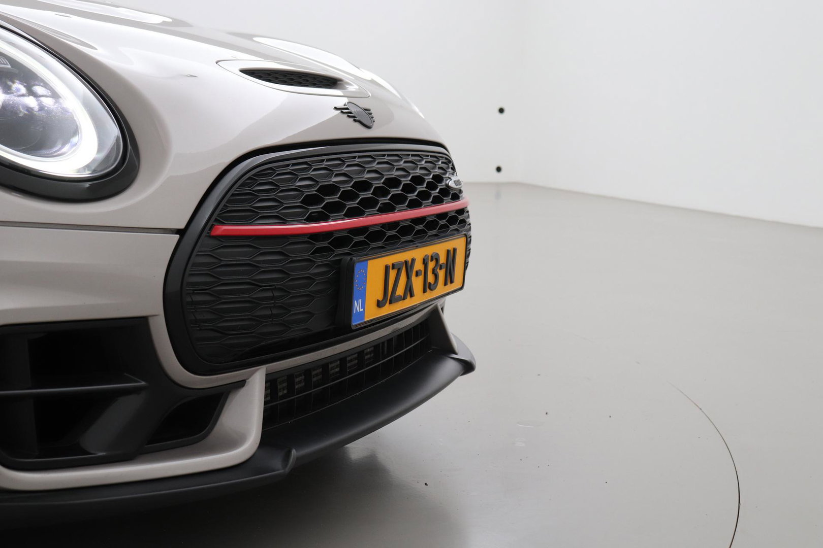 MINI Clubman 2.0 JCW ALL4 John Cooper Works | Panoramadak | Stoelverwarming | Keyless | Cruise Control | Navigatie | 19 Inch