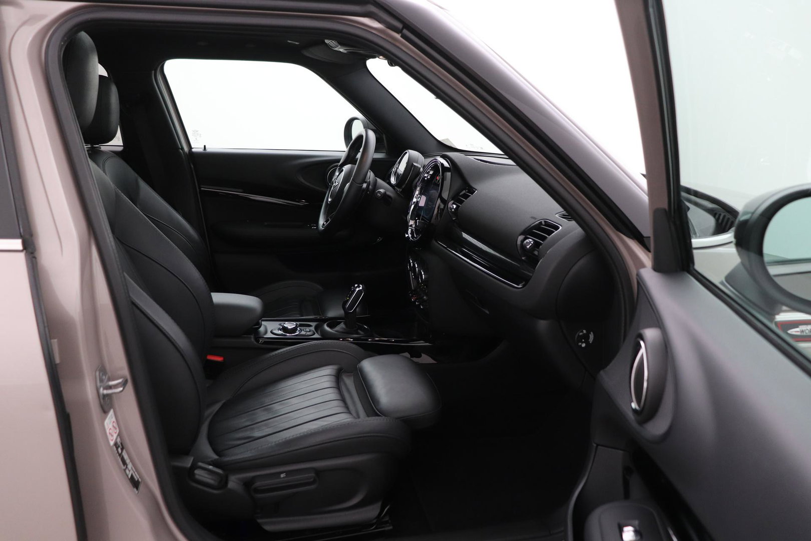MINI Clubman 2.0 JCW ALL4 John Cooper Works | Panoramadak | Stoelverwarming | Keyless | Cruise Control | Navigatie | 19 Inch