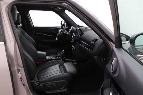 MINI Clubman 2.0 JCW ALL4 John Cooper Works | Panoramadak | Stoelverwarming | Keyless | Cruise Control | Navigatie | 19 Inch