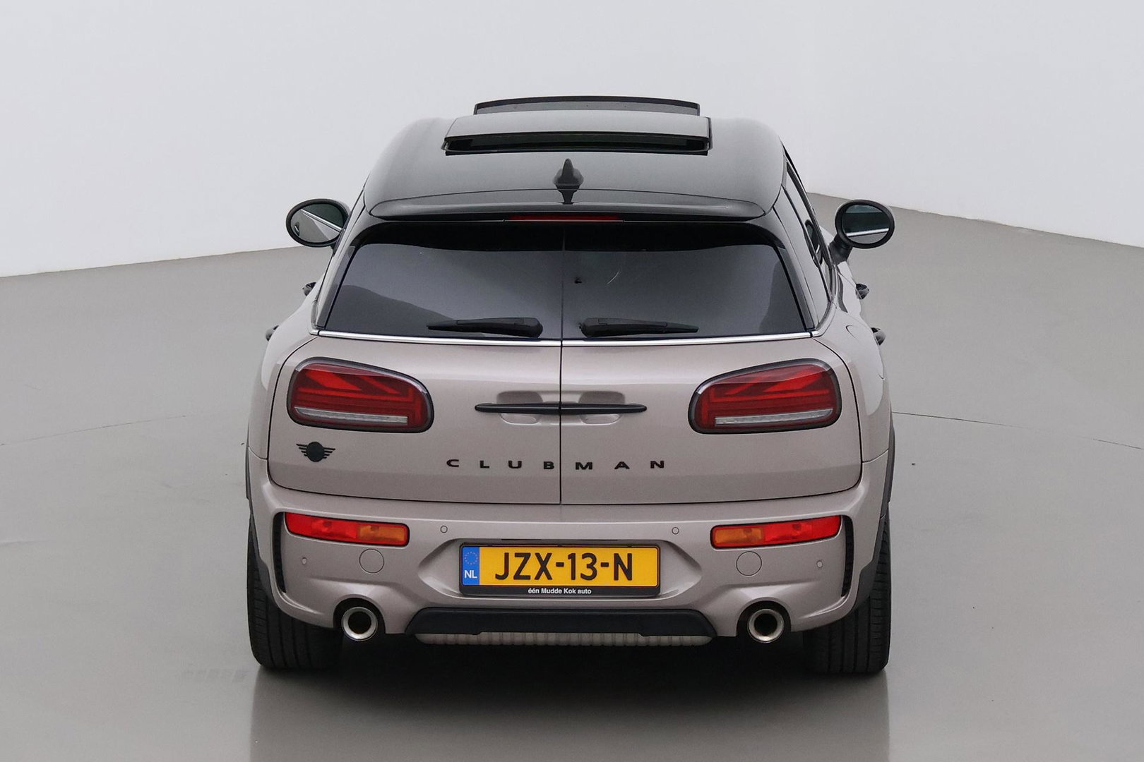 MINI Clubman 2.0 JCW ALL4 John Cooper Works | Panoramadak | Stoelverwarming | Keyless | Cruise Control | Navigatie | 19 Inch