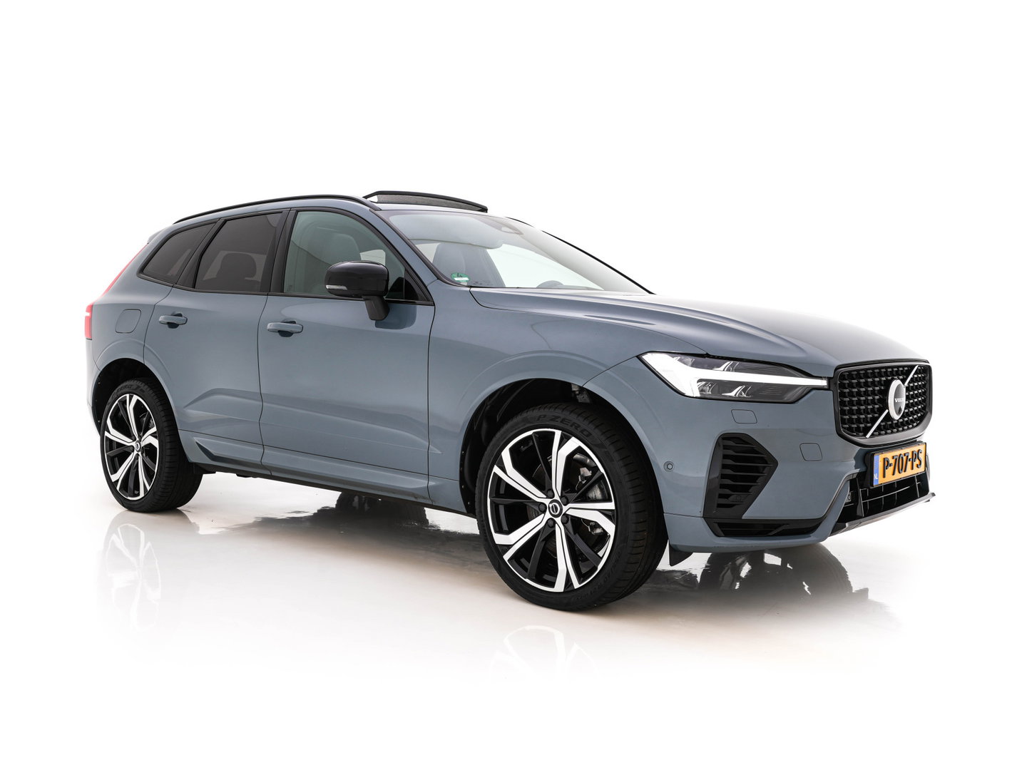 Volvo XC60 2.0 T6 Plug-in hybrid AWD Plus Bright (Plug-in) {SoH-96%} (INCL.BTW) *PANO | HEAD-UP | LEATHER-FABRIC | FULL-LED | MEMORY-PACK | HARMAN/KARDON-AUDIO | TOP-VIEW | HEATED-CONTOURSEATS | DIGI-COCKPIT | NAVI-FULLMAP | PRIVACYGLASS | 21''ALU | TOWBAR*