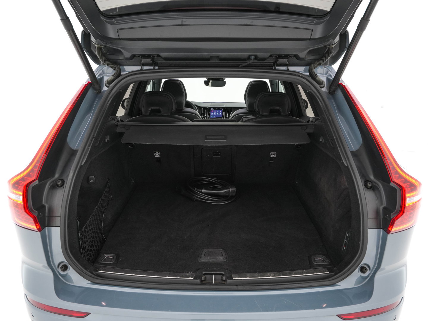Volvo XC60 2.0 T6 Plug-in hybrid AWD Plus Bright (Plug-in) {SoH-96%} (INCL.BTW) *PANO | HEAD-UP | LEATHER-FABRIC | FULL-LED | MEMORY-PACK | HARMAN/KARDON-AUDIO | TOP-VIEW | HEATED-CONTOURSEATS | DIGI-COCKPIT | NAVI-FULLMAP | PRIVACYGLASS | 21''ALU | TOWBAR*